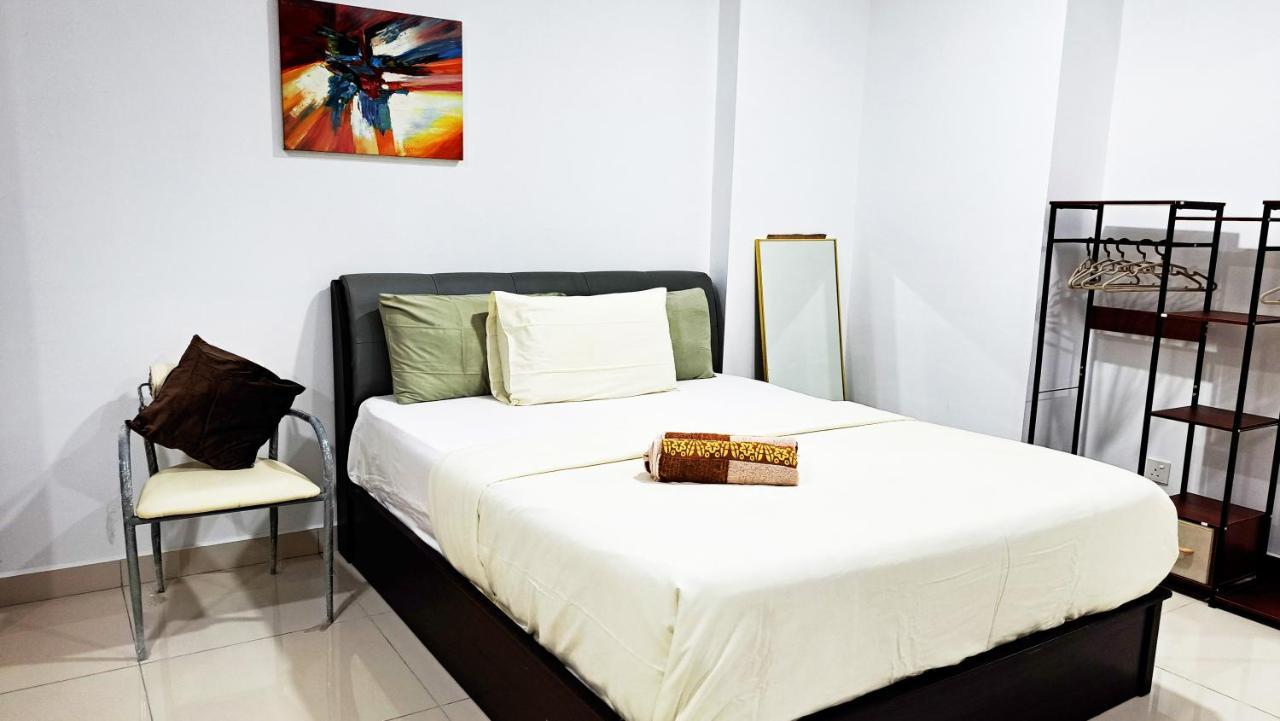 Mansion One Entire House 3 Queenbeds - Spacious Balcony Seaview جورج تاون المظهر الخارجي الصورة